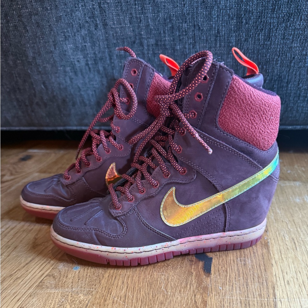 Nike. Dunk Sky High SneakerBoot 'Deep Burgundy'. Size 6.5. - Picture 2 of 11